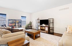 11 SKYLAR Circle, MEDIA, PA 19063