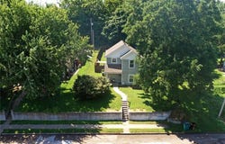 214 S 18th Street, St Joseph, MO 64501
