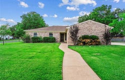 1201 Hawk Tree Drive, College Station, TX 77845