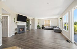 467 IRONWOOD TER, Woodburn, OR 97071