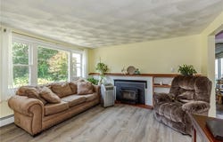 22 Bourbon Place, Warwick, RI 02888