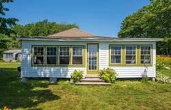 4 Shore Road, Hope, ME 04847