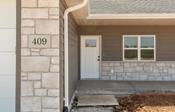 409 FOUNDERS Way, LITTLE CHUTE, WI 54140