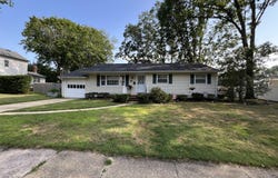 8 Corey Drive, Oakhurst, NJ 07755