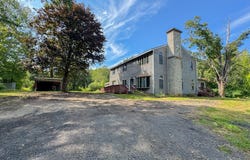 198 Union Rd, Wales, MA 01081