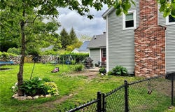 72 Farnum Pike, Smithfield, RI 02917