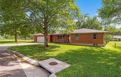 430 Chestnut Drive, Marshall, MO 65340