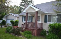 6609 N LAKE SHORE, HARBOR SPRINGS, MI 49740