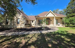 330 Arbors Cir, Elgin, TX 78621