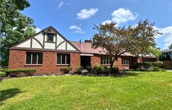 521 E Pine Street, Grove City Boro, PA 16127