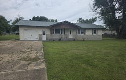 1005 W Clouse Street, Mountain Grove, MO 65711