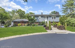 118 Megill Road, Farmingdale, NJ 07727