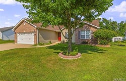338 Autumn Chase Lane, Farmington, MO 63640
