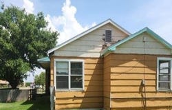 1003 S Leonard Street, Floydada, TX 79235