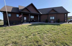 1524 Beechwood Drive, Aurora, NE 68818