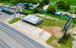 302 Nueces St., George West, TX 78022