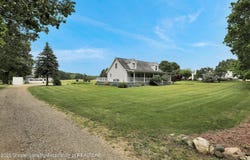 14235 Saxton Rd Road, Springport, MI 49284