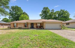 1004 Fairway Lane, Mexia, TX 76667