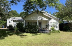607 N Pearl St., Big Sandy, TX 75755