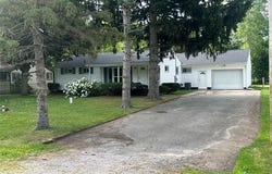 6182 Surrey Lane, Burton, MI 48519
