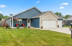 23 S Meadow Lane, Wheatfield, IN 46392
