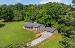 2411 Woolson Road, Chattanooga, TN 37406