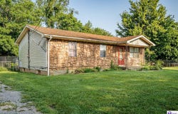 109 Debbie Drive, Vine Grove, KY 40175