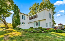1453 Jackson Furnace Rd, Oak Hill, OH 45656
