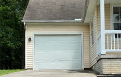 384 Maryknoll Drive, Campbell, OH 44405