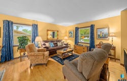5309 W 51st St, Sioux Falls, SD 57106
