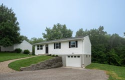 304 Sunset Dr, Aurora, IN 47001