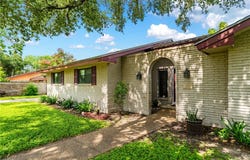 227 Seale Avenue, Kingsville, TX 78363