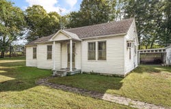9016 Three Points Rd, Mascot, TN 37806
