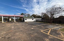 3356 Reeves, Dothan, AL 36303