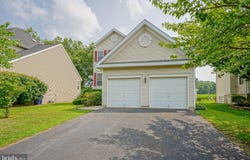 120 ARROWHEAD DRIVE, BURLINGTON, NJ 08016