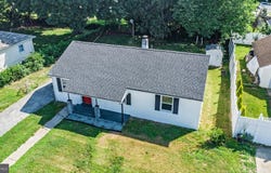 49 MEMORIAL DRIVE, NEW CASTLE, DE 19720