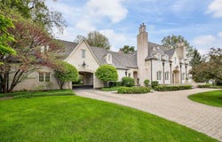 210 E Prairie Avenue, Wheaton, IL 60187
