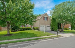 10857 HUNTER GATE WAY, RESTON, VA 20194