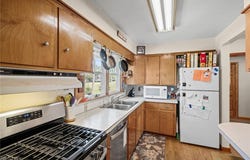 34 Prospect Street, Seville, OH 44273