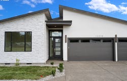 12310 NE 66th Ct, Vancouver, WA 98686