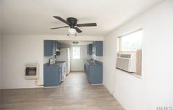 15 S 13th Street, Wood River, IL 62095