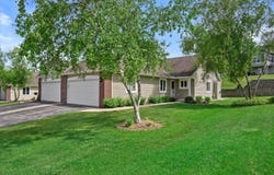 951 Algoma Dr, Port Washington, WI 53074