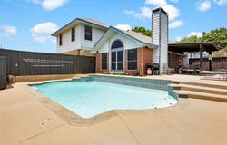 806 Red Oak Drive, Lewisville, TX 75067