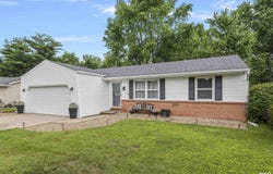 621 DEERFIELD Road, Chatham, IL 62629