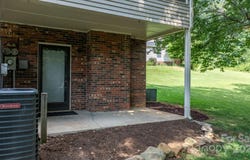 2705 N Center Street, Hickory, NC 28601