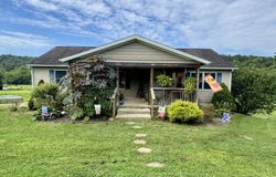 8005 Stonecastle, Athens, OH 45701