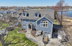 230 W Islip Road, West Islip, NY 11795