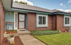 2432 S Suprema Avenue, Springfield, MO 65807
