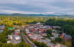 15 Railroad Row, Hartford, VT 05001