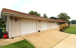 2507 W ARDMORE Place, West Peoria, IL 61604